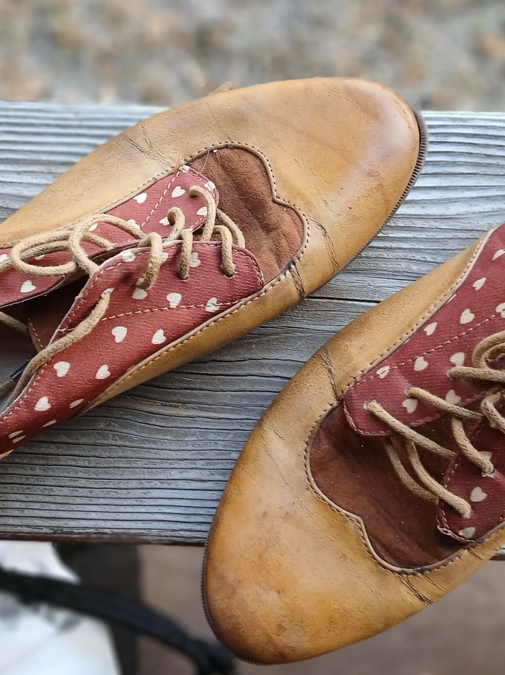 Women's Heart-Print Tan & Rust Leather Oxford Flats
